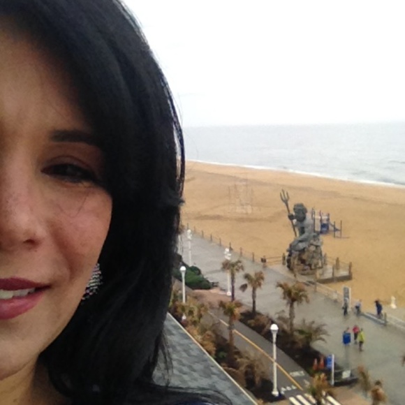 Meet your Posher, Denise - Picture 3 of 4